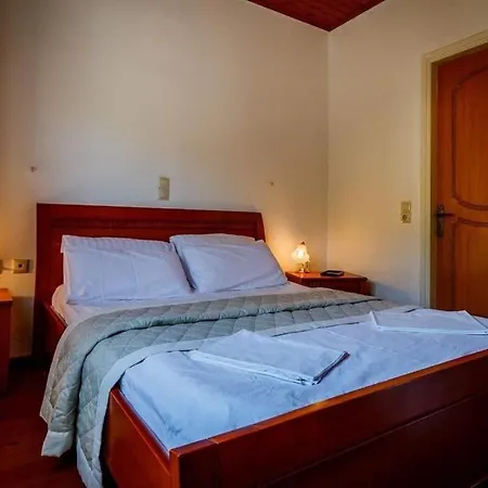 ιonion ζante Retreat - Summer Lodging * Keri